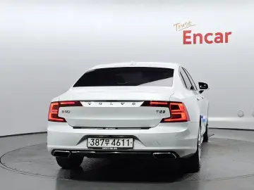 2020 Volvo S90 с пробегом 46 141 км
