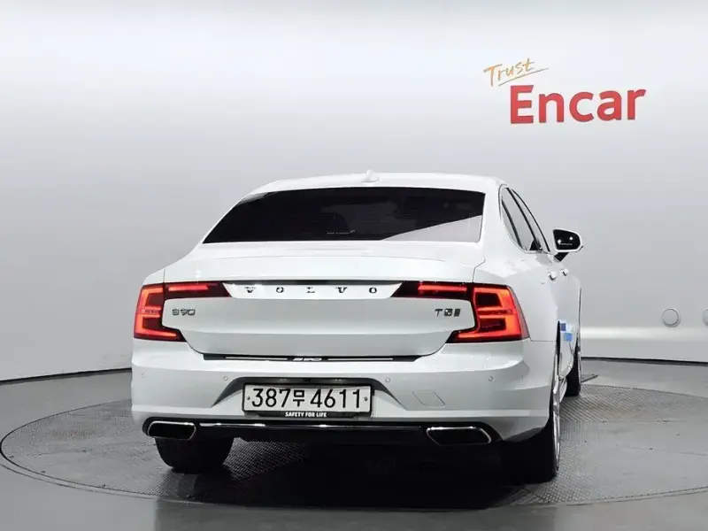 2020 Volvo S90 с пробегом 46 141 км