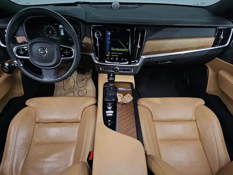 2020 Volvo S90 с пробегом 46 141 км