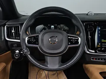 2020 Volvo S90 с пробегом 46 141 км