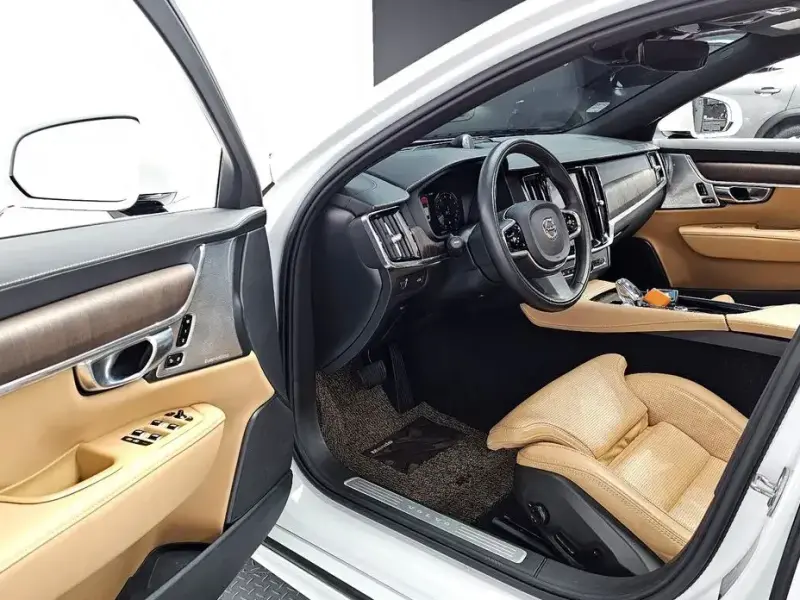 2021 Volvo S90 с пробегом 41 578 км