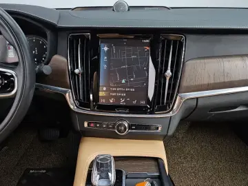 2021 Volvo S90 с пробегом 41 578 км
