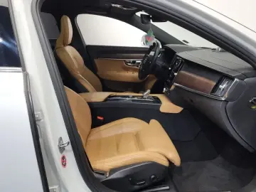 2021 Volvo S90 с пробегом 76 967 км
