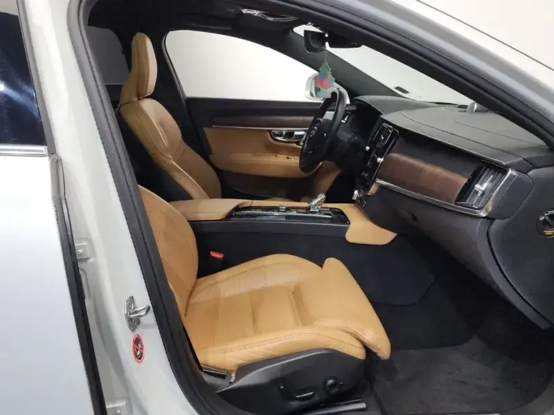 2021 Volvo S90 с пробегом 76 967 км