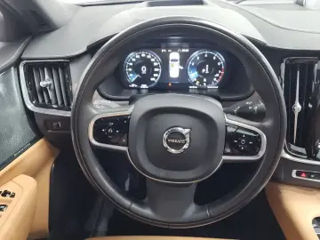 2021 Volvo S90 с пробегом 76 967 км