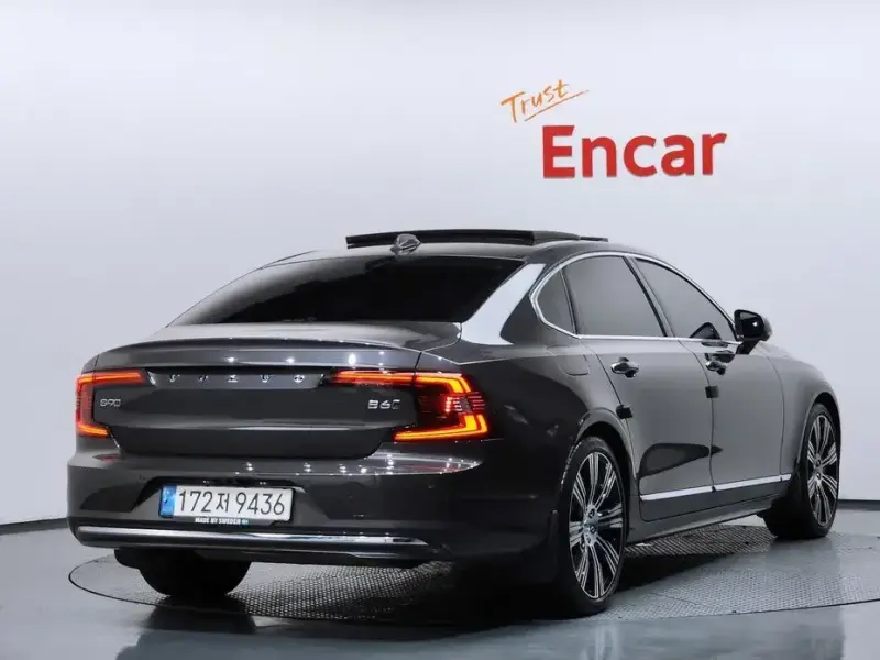 2022 Volvo S90 с пробегом 74 700 км