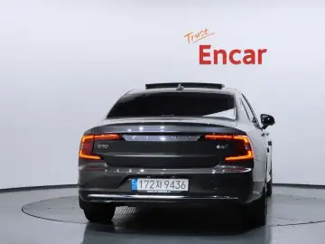 2022 Volvo S90 с пробегом 74 700 км