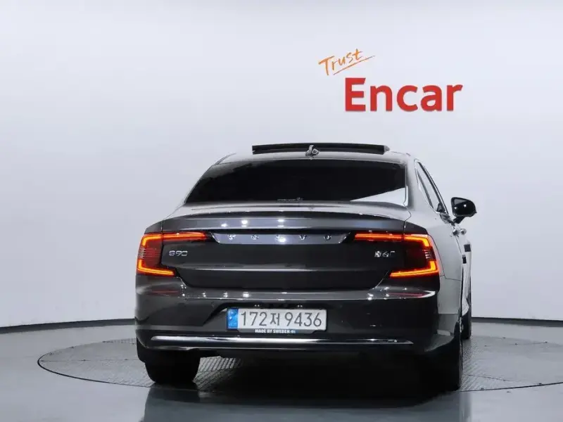 2022 Volvo S90 с пробегом 74 700 км