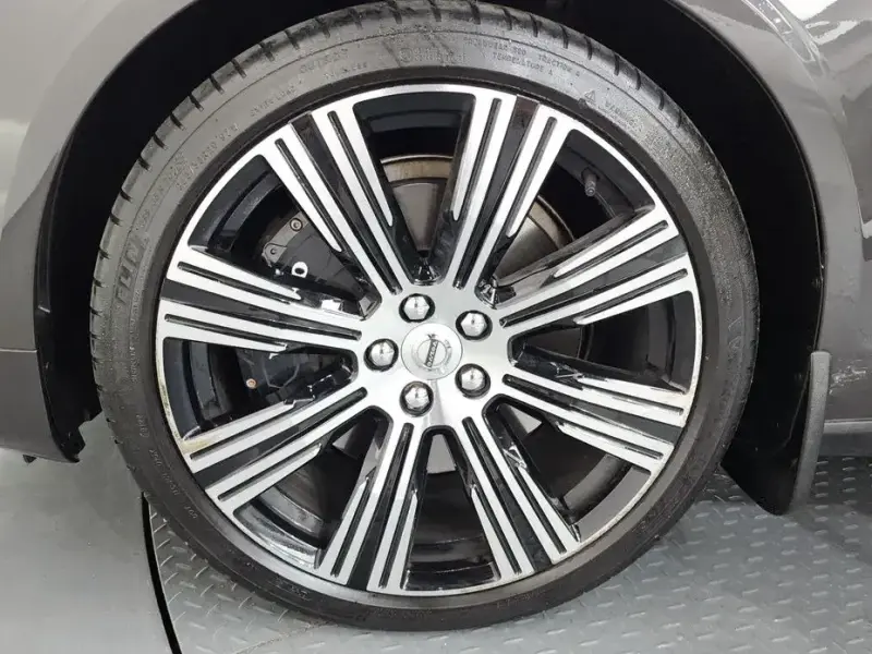 2022 Volvo S90 с пробегом 74 700 км