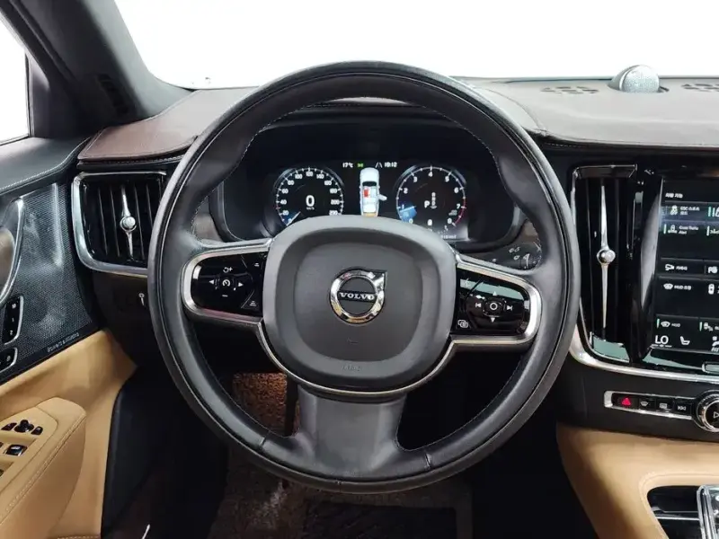 2020 Volvo S90 с пробегом 59 419 км