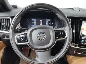 2022 Volvo S90 с пробегом 74 700 км