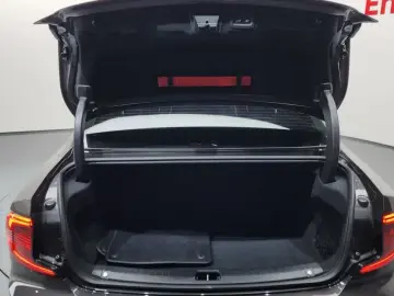 2022 Volvo S90 с пробегом 74 700 км
