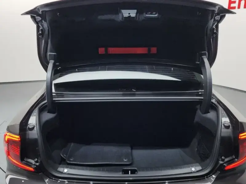 2022 Volvo S90 с пробегом 74 700 км