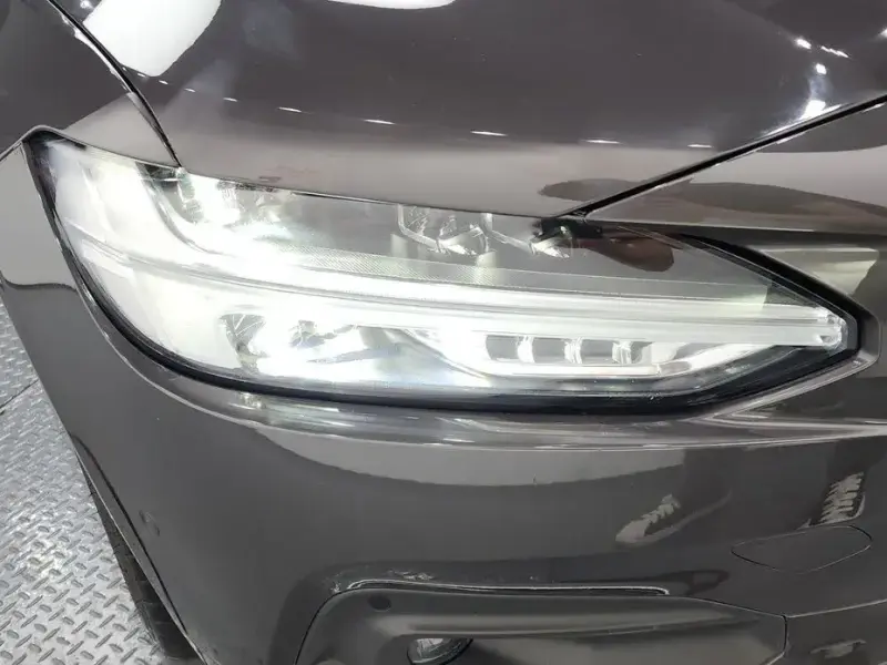 2022 Volvo S90 с пробегом 74 700 км