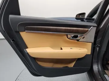 2022 Volvo S90 с пробегом 74 700 км