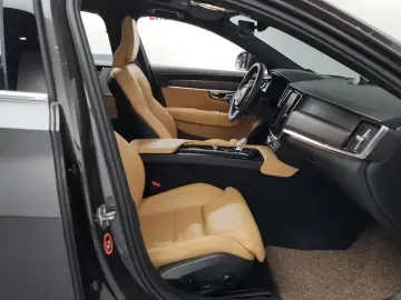 2022 Volvo S90 с пробегом 74 700 км