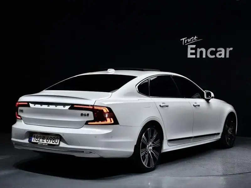 2021 Volvo S90 с пробегом 78 341 км