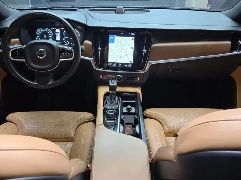 2017 Volvo S90 с пробегом 73 906 км