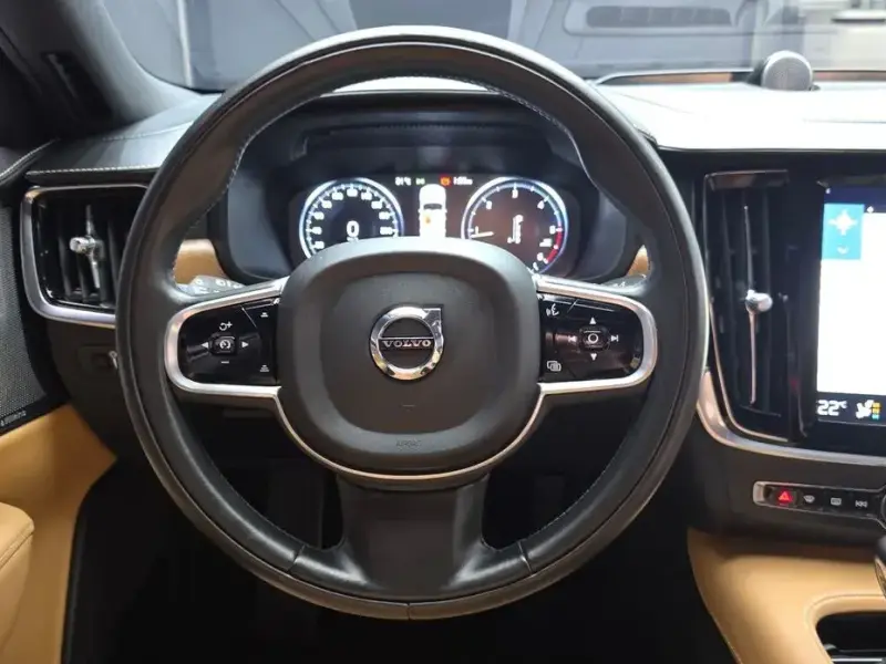 2017 Volvo S90 с пробегом 73 906 км