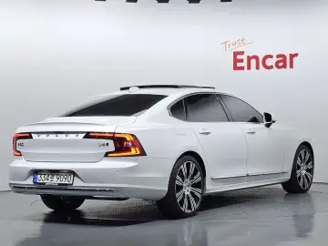 2024 Volvo S90 с пробегом 6 208 км