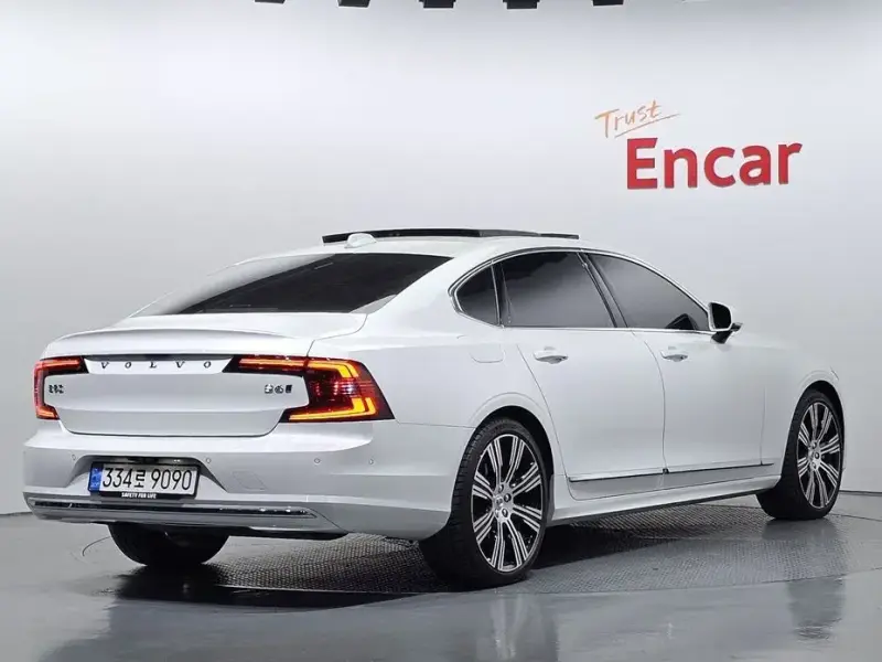 2024 Volvo S90 с пробегом 6 208 км