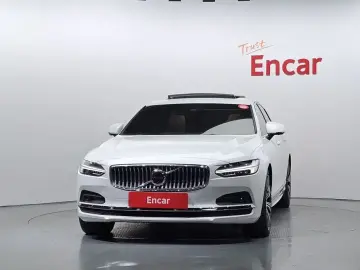 2024 Volvo S90 с пробегом 6 208 км