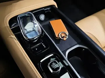2024 Volvo S90 с пробегом 6 208 км