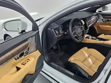 2024 Volvo S90 с пробегом 6 208 км