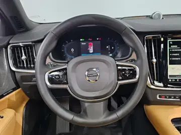 2024 Volvo S90 с пробегом 6 208 км