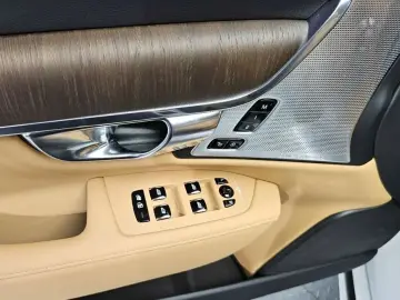 2024 Volvo S90 с пробегом 6 208 км