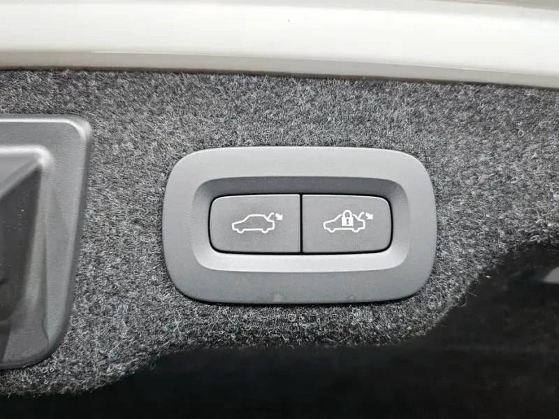2024 Volvo S90 с пробегом 6 208 км