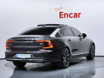 2023 Volvo S90 с пробегом 43 652 км