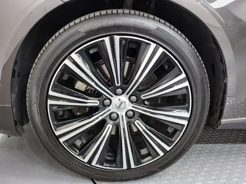 2023 Volvo S90 с пробегом 43 652 км