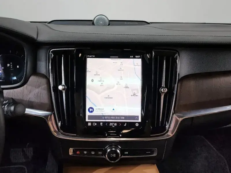 2023 Volvo S90 с пробегом 43 652 км