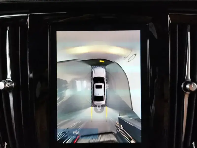 2023 Volvo S90 с пробегом 43 652 км