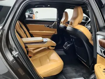 2023 Volvo S90 с пробегом 43 652 км