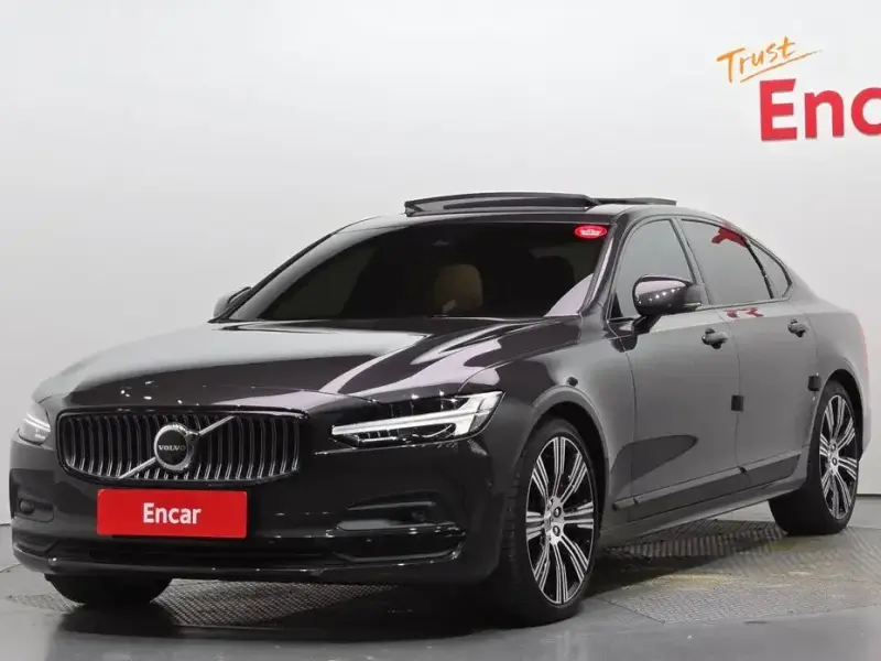 2024 Volvo S90 с пробегом 26 801 км
