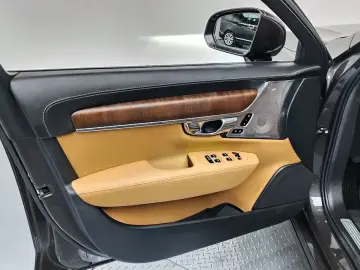 2023 Volvo S90 с пробегом 43 652 км