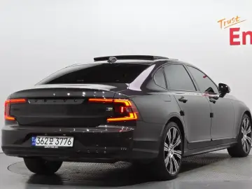 2024 Volvo S90 с пробегом 26 801 км