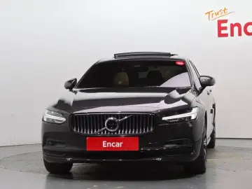 2024 Volvo S90 с пробегом 26 801 км