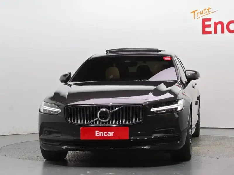 2024 Volvo S90 с пробегом 26 801 км