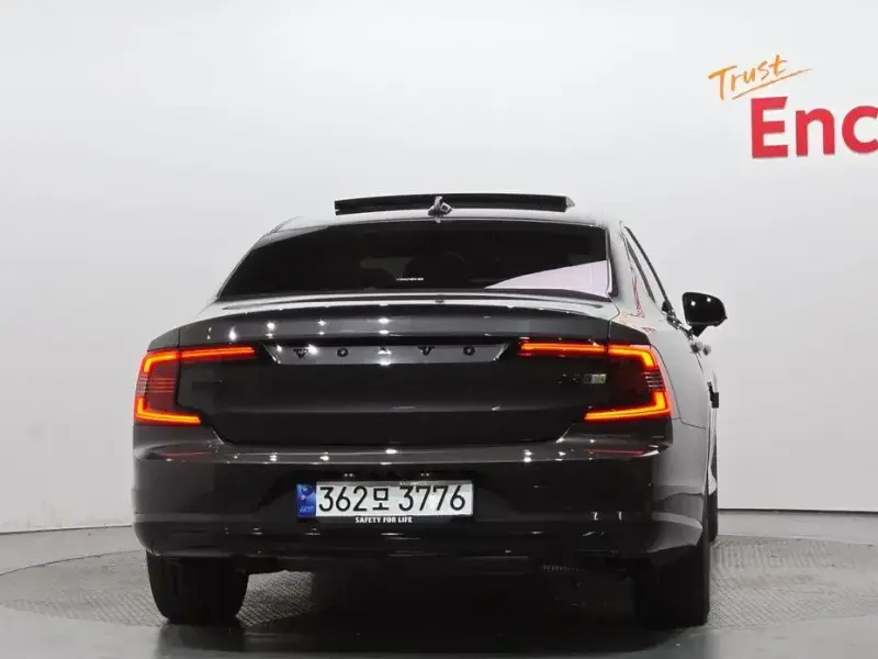2024 Volvo S90 с пробегом 26 801 км