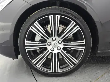 2024 Volvo S90 с пробегом 26 801 км