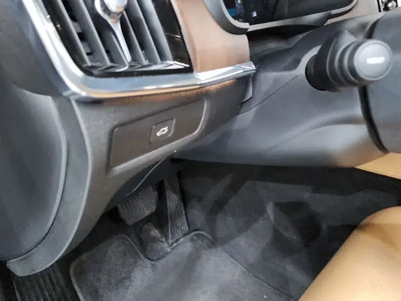 2023 Volvo S90 с пробегом 43 652 км