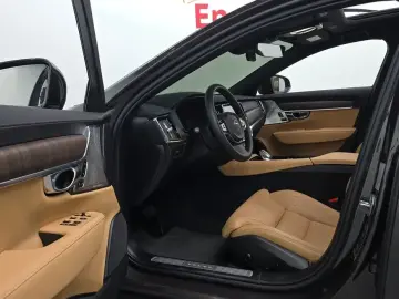 2024 Volvo S90 с пробегом 26 801 км