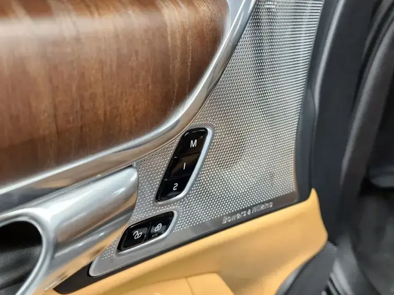 2023 Volvo S90 с пробегом 43 652 км