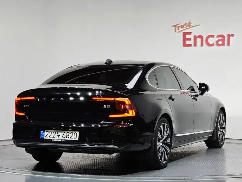2023 Volvo S90 с пробегом 60 887 км