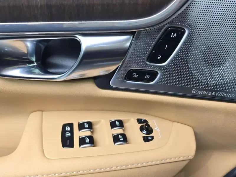 2024 Volvo S90 с пробегом 26 801 км