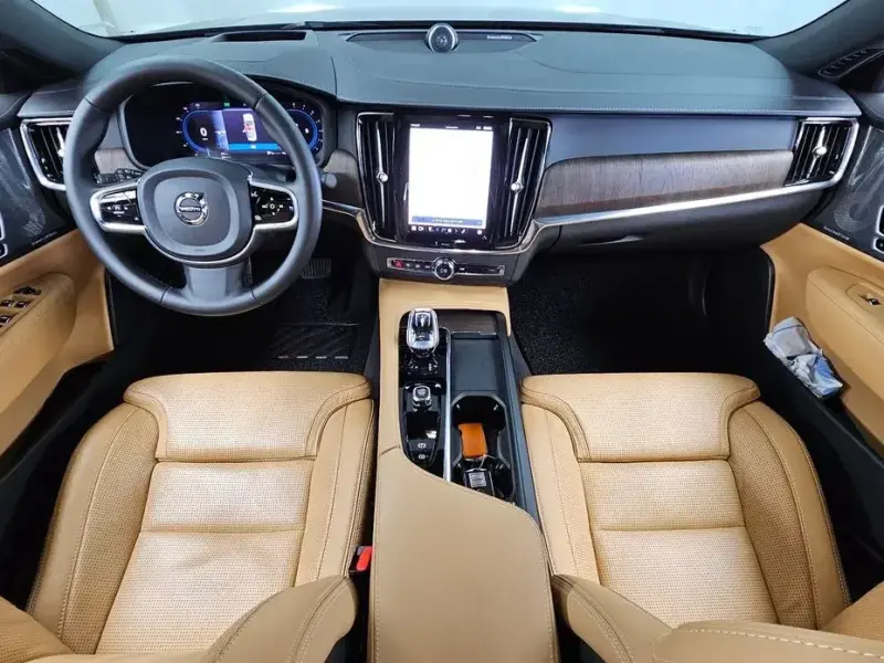 2023 Volvo S90 с пробегом 60 887 км
