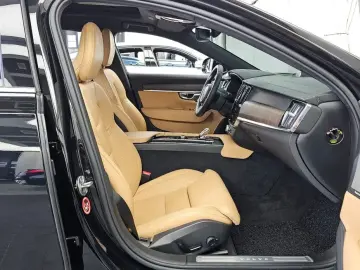2023 Volvo S90 с пробегом 60 887 км